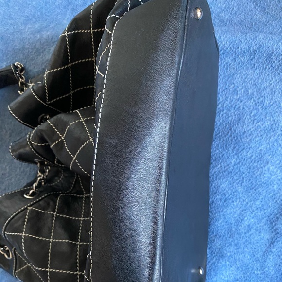 🖤 HP🎉Chanel Bucket Lambskin Bag - Picture 13 of 16